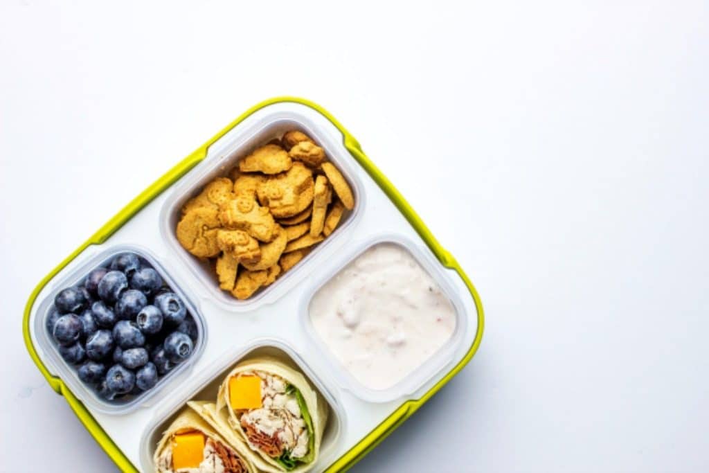 easy lunchbox ideas: chicken sandwich wraps